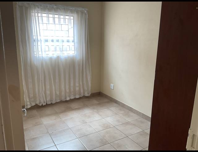 3 BEDROOM FREESTANDING FOR SALE IN KOSMOSDAL